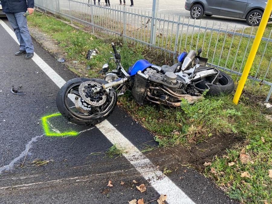 Incidente Oggi A Rimini: Motociclista Si Scontra Con Un’auto E Muore