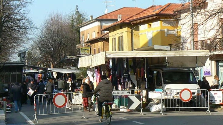 Mercato in centro a Cadelbosco
