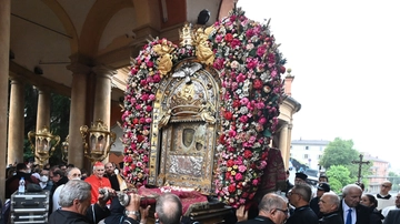 Salita Madonna di San Luca Bologna, oggi l’immagine torna al Santuario. La processione