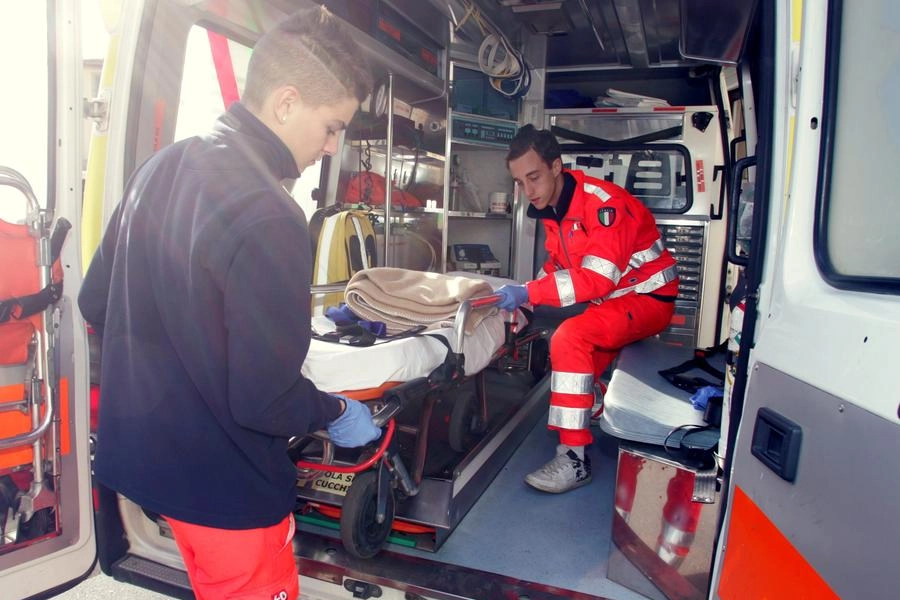 Sul posto sono arrivati i sanitari del 118