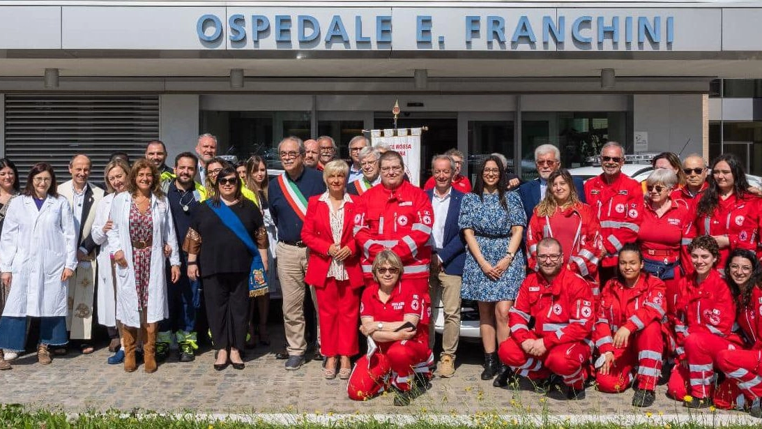Due nuove automediche  donate alla Croce Rossa