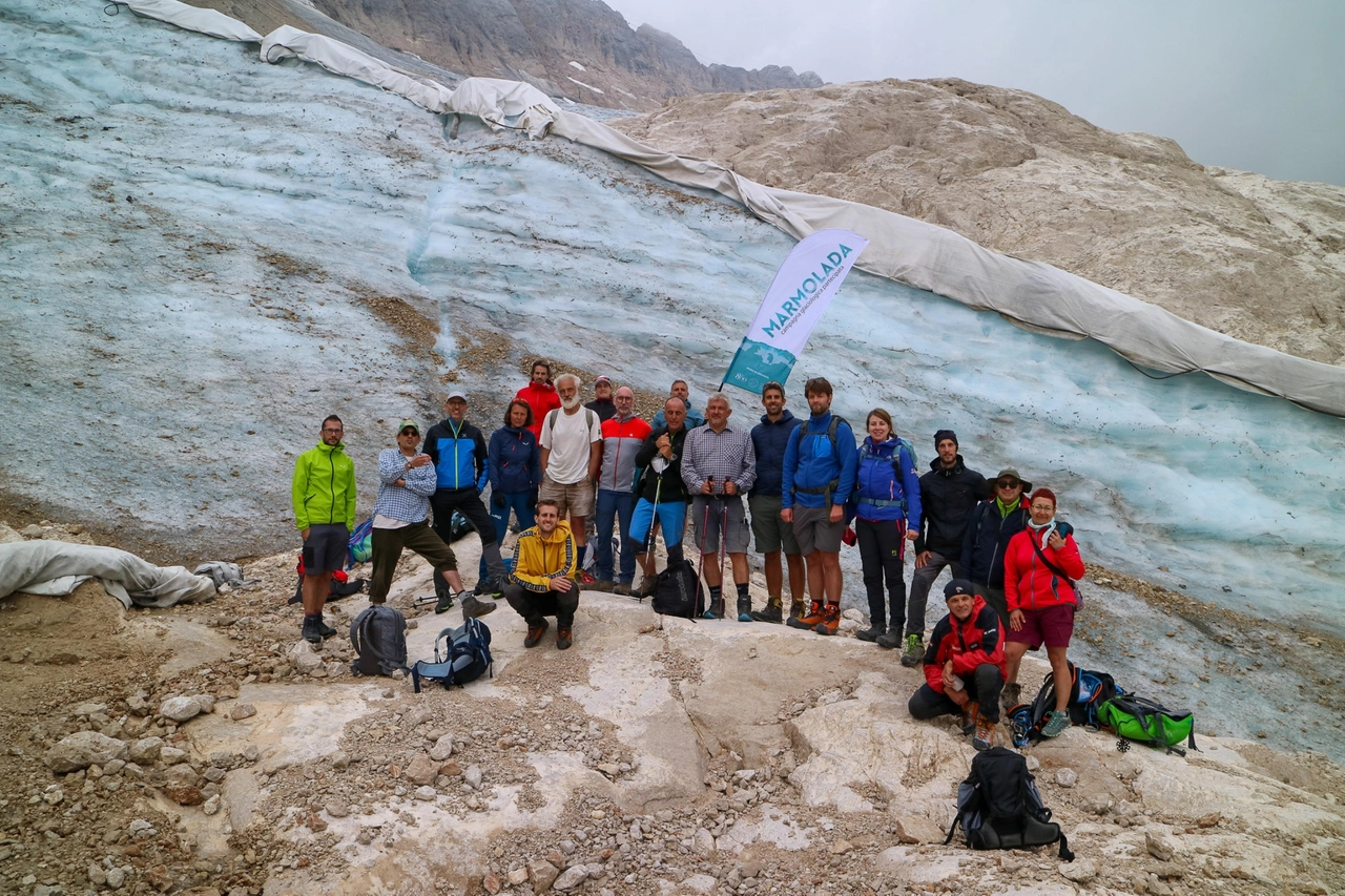 ++ Ghiacciaio della Marmolada dimezzato nel giro di 25 anni ++