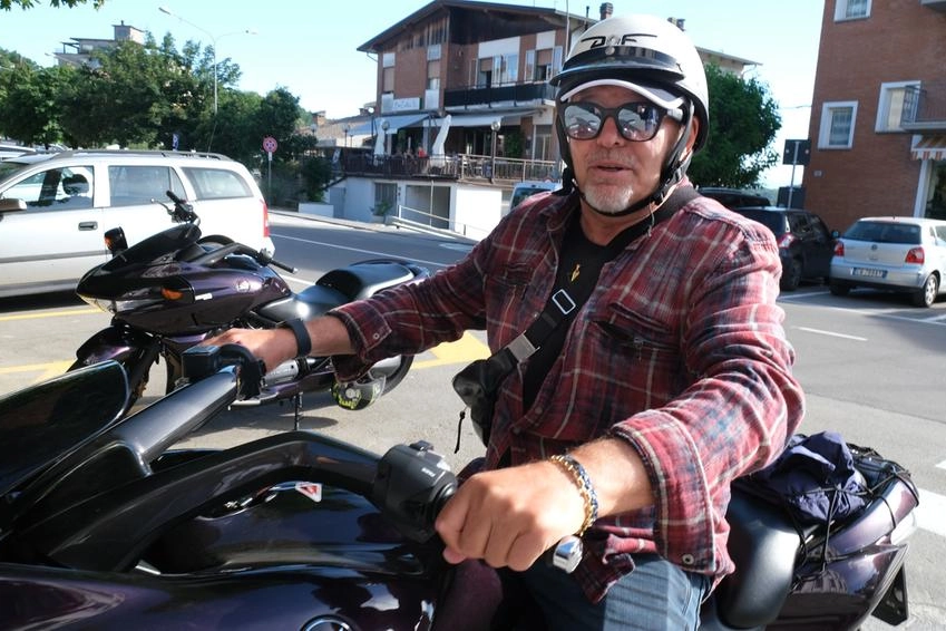 Vasco Rossi in moto a Zocca