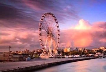 Ruota panoramica, altri 3 anni in piazzale Boscovich