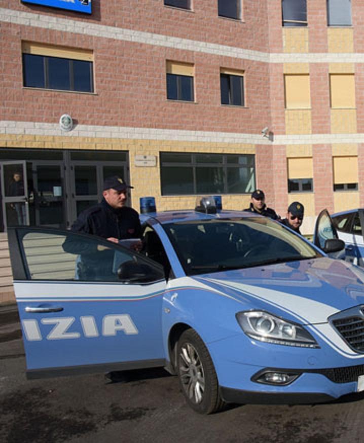 Spaccio Finisce Nei Guai Un 21enne La Cocaina Era Nascosta In Casa