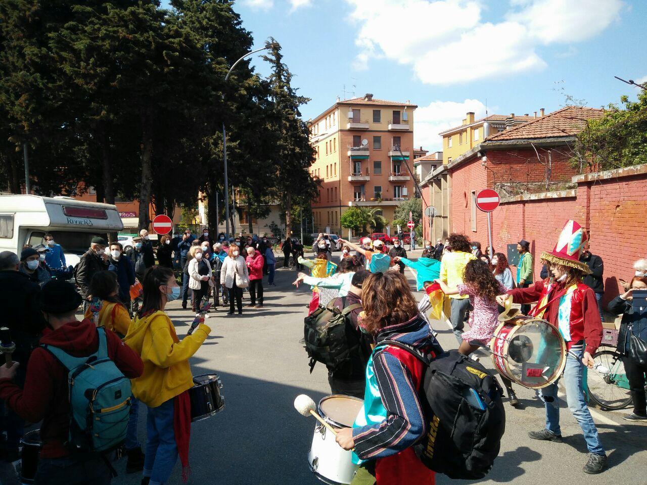 Ex Caserma Mazzoni A Bologna Flash Mob Di Protesta