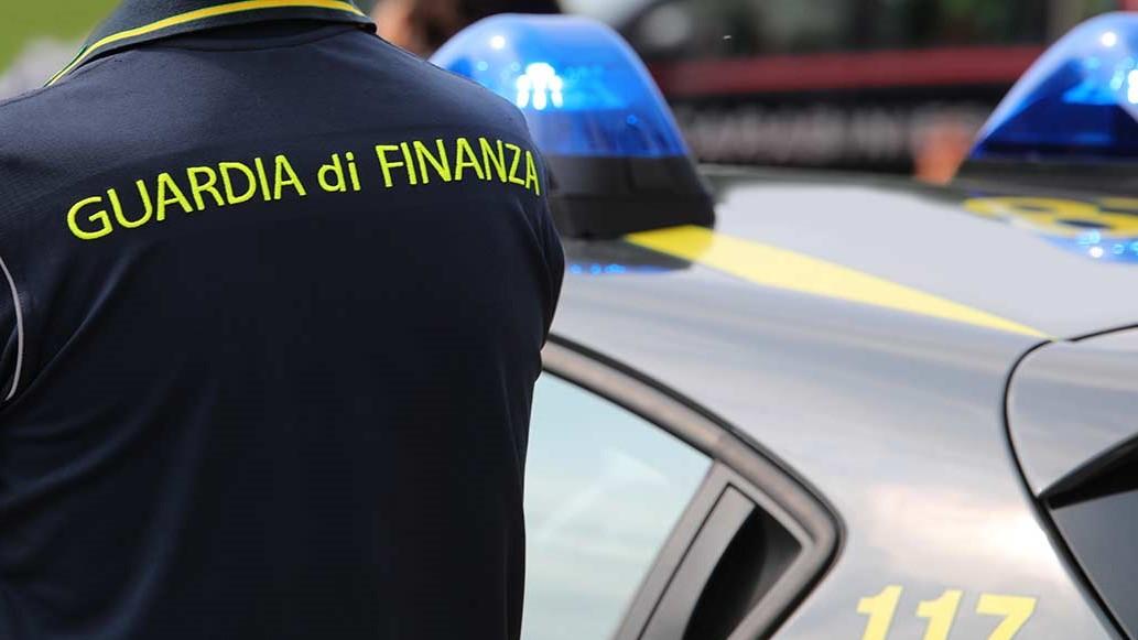 La Guardia di Finanza sequestra oltre 10.000 maschere e accessori di  Carnevale non sicuri