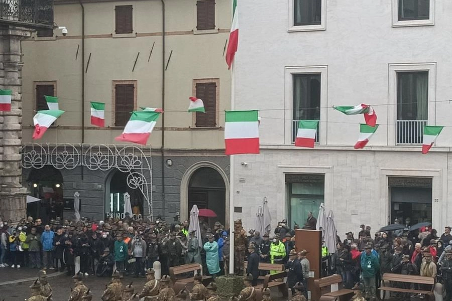 Gli Alpini oggi in piazza Cavour a Rimini