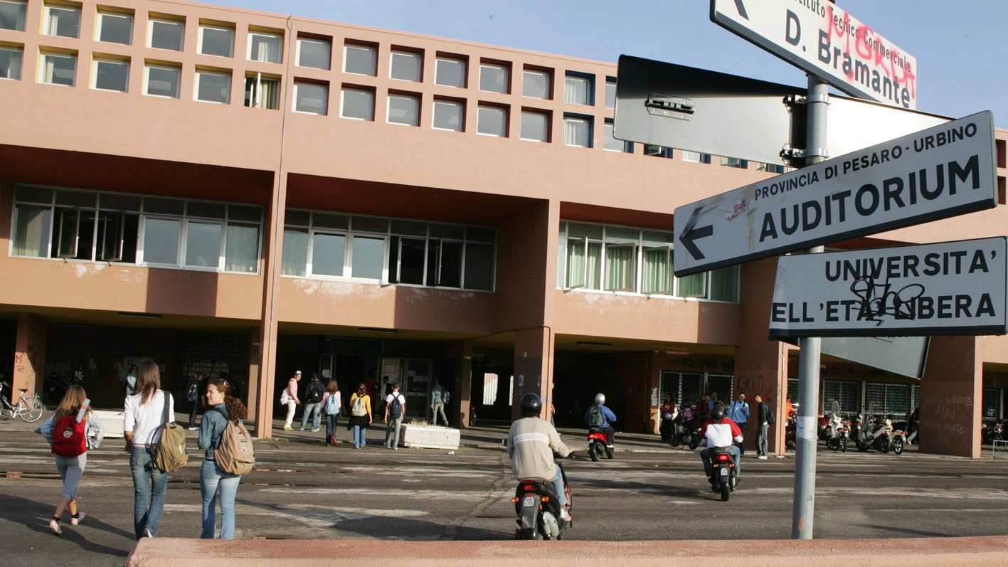 Pesaro, il liceo linguistico Mamiani