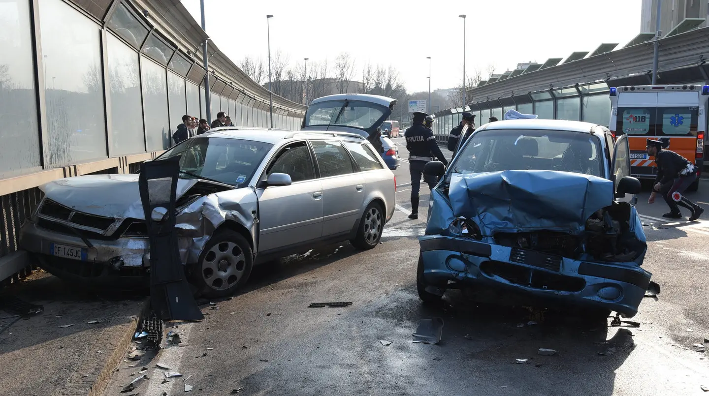 Scontro Frontale Sul Cavalcavia Cialdini, Muore 69enne