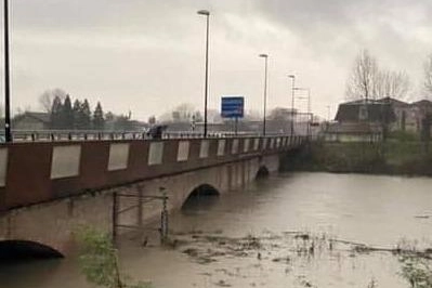 Sos meteo, continua l’allerta. Fiumi sorvegliati speciali: Coc attivi