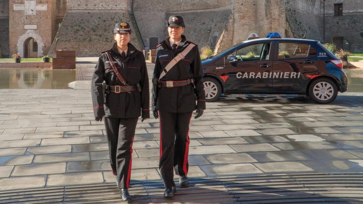 Polemica sul ruolo delle carabiniere donne (foto di repertorio da Rimini)