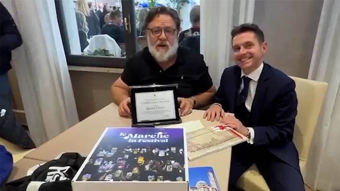 L'incontro tra Russel Crowe e il sindaco di Ascoli Marco Fioravanti