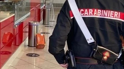 Bar multato dai militari per mancanza di igiene