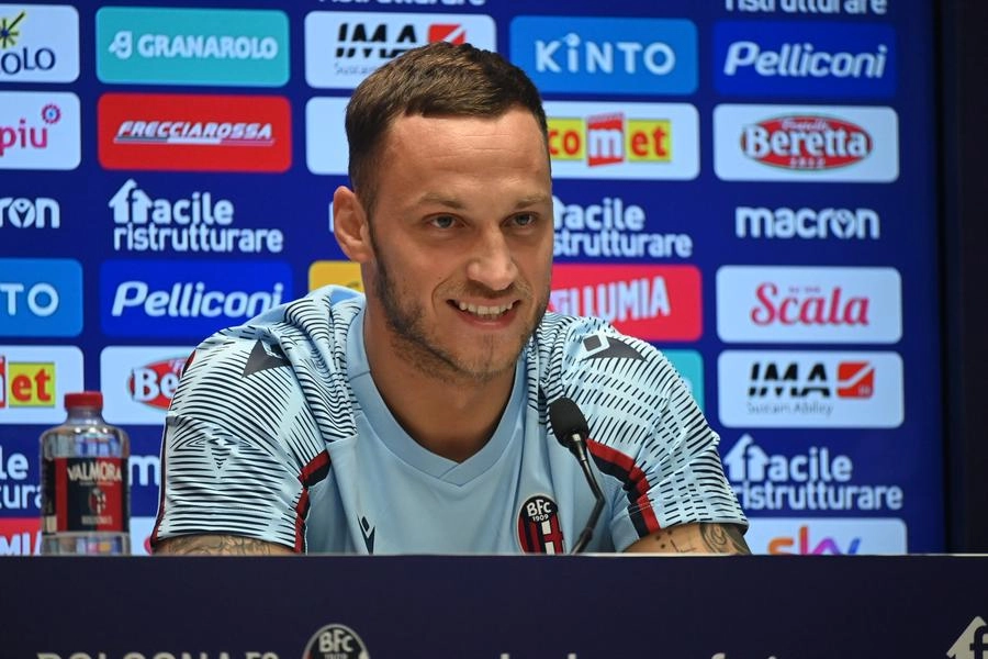 Arnautovic, la presentazione ufficiale