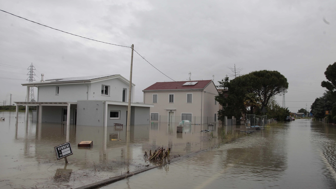 Campi e capannoni allagati  Zona industriale e artigianale ko