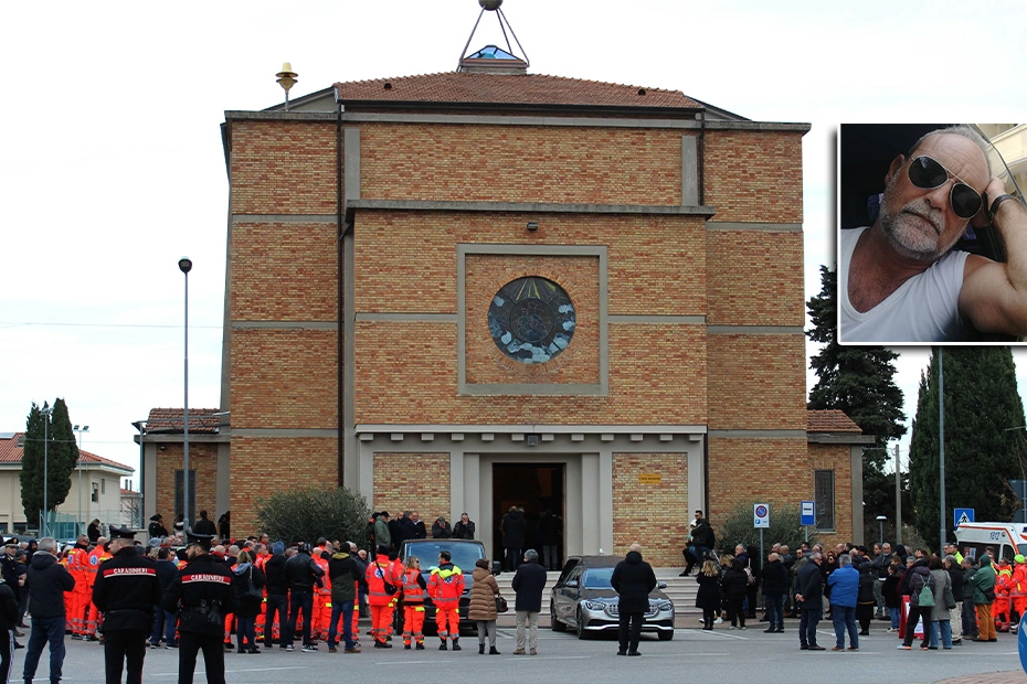 A Fossombrone i funerali dell'autista soccorritore Stefano Sabbatini