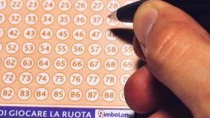 Gioca 6 euro al Lotto . Ne vince 20mila