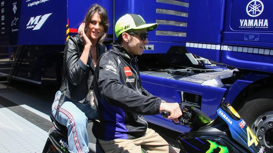 Valentino Rossi figlia, il ritorno a casa con la piccola Giulietta