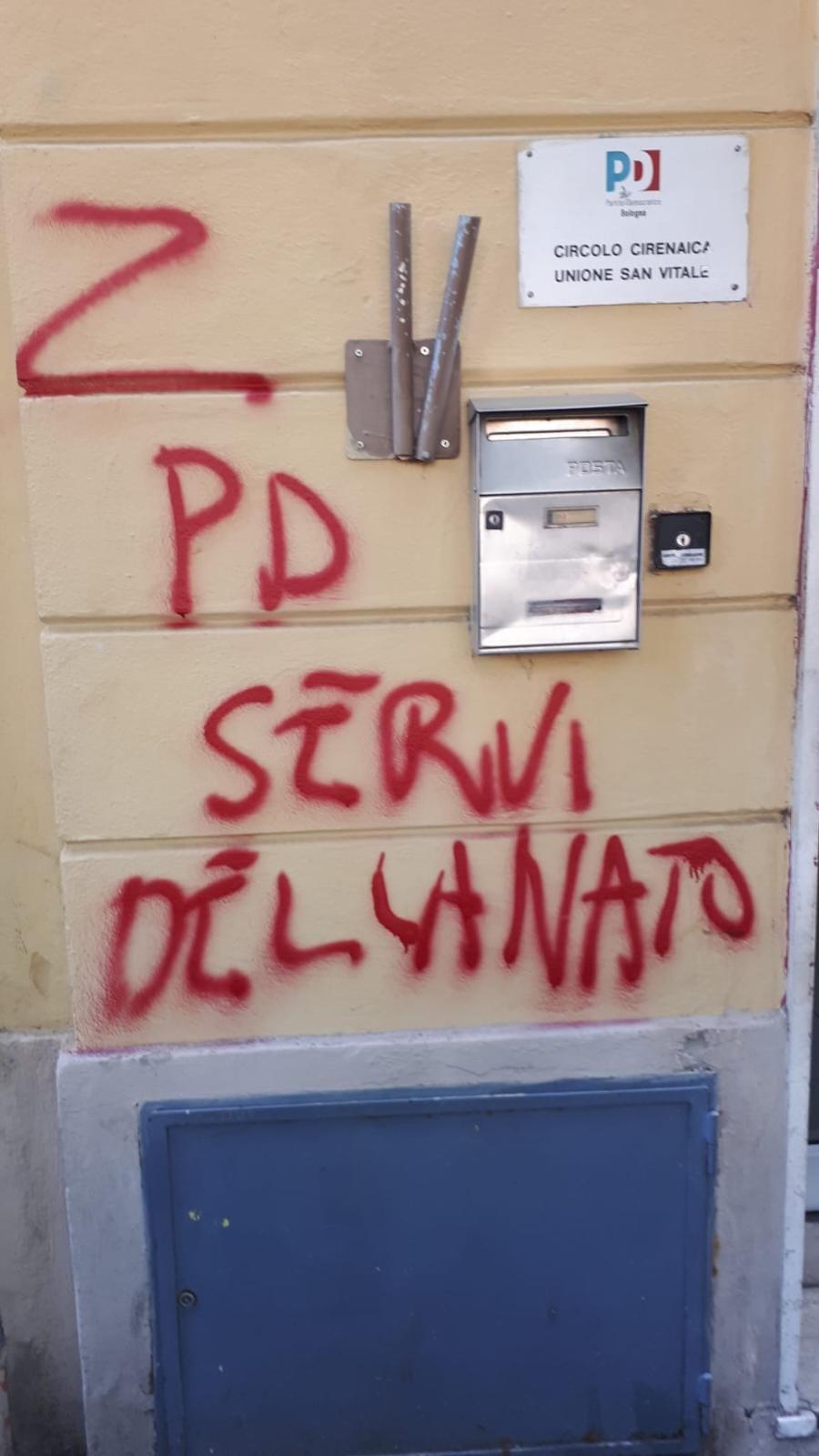 Bologna Vandali Al Circolo Pd In Cirenaica La Scritta Servi Della Nato