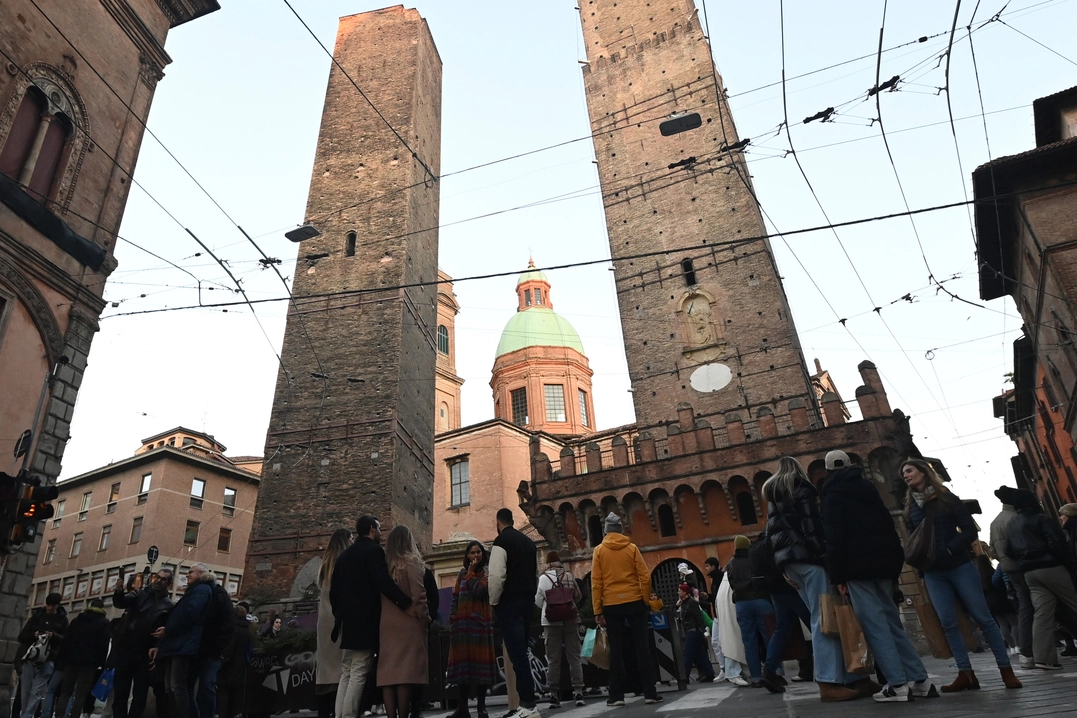 Garisenda, raccolta fondi a quota 1,5 milioni di euro