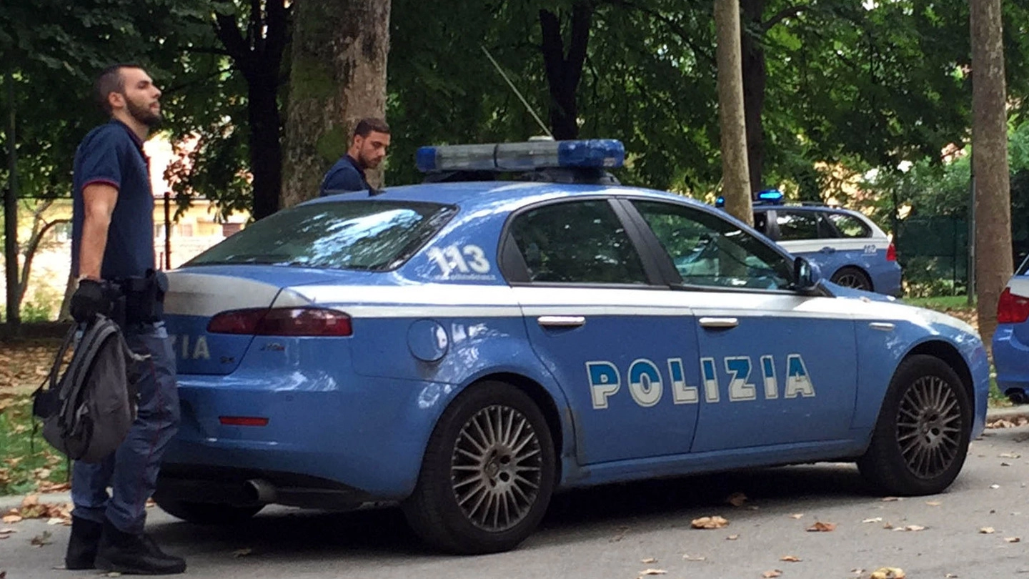 Agenti della polizia (Foto Schicchi)