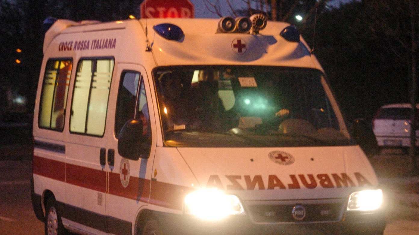 L'ambulanza è arrivata dopo un gioco erotico finito male (foto archivio Newpress)