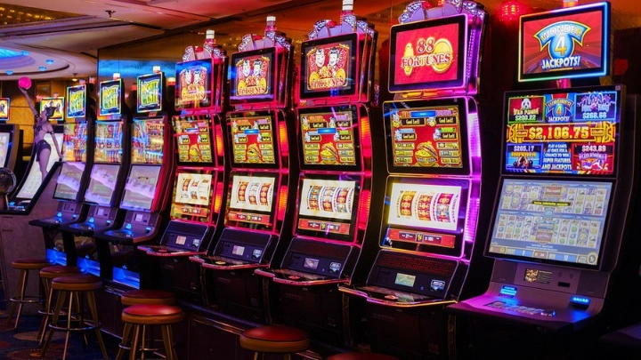 Rapina tentata per colpa delle slot