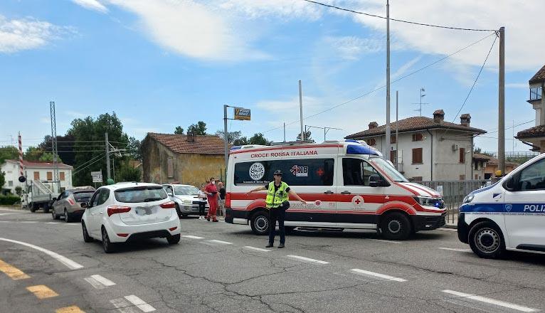 Scontro Tra Un’auto E Un Camion, Un Uomo Ferito Alla Gamba