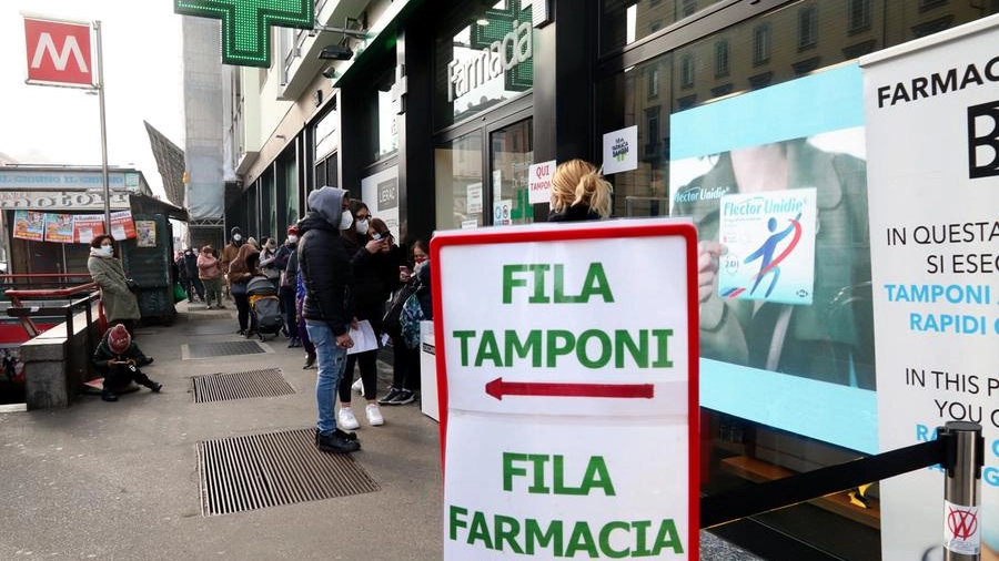 Covid, tamponi in farmacia: cosa fare se l'esito è positivo