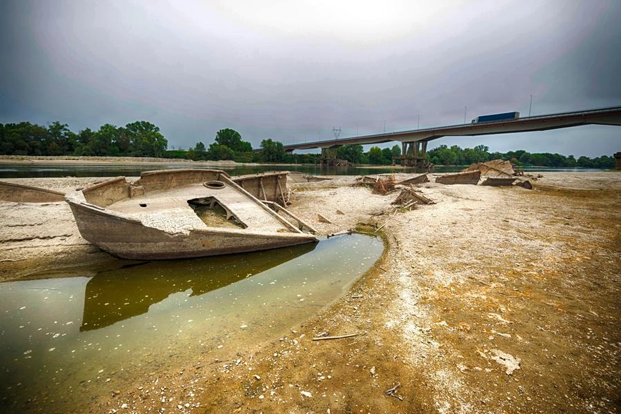 Siccità, il fiume Po mai così basso dagli anni Trenta