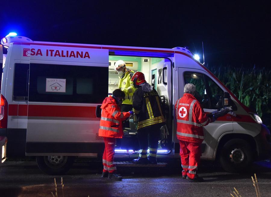 Scontro Tra Auto E Furgone: Grave 57enne