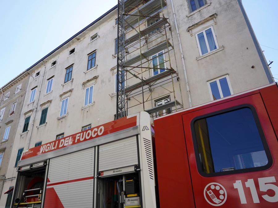 Venezia Incendio In Un Capanno A Marghera Anziano Ustionato