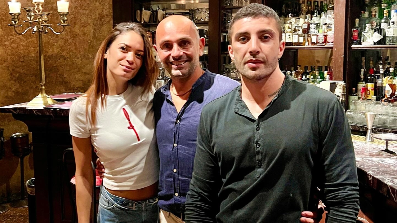 Elodie e Iannone insieme al proprietario di CAmera con Vista Bistrot, Davide de Rose (foto da Facebook)