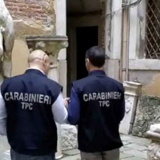 Carabinieri riconsegnano dipinto rubato