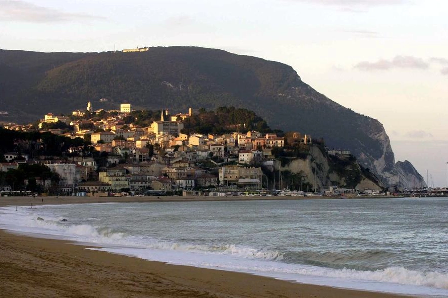 Il monte Conero (Foto Ansa)