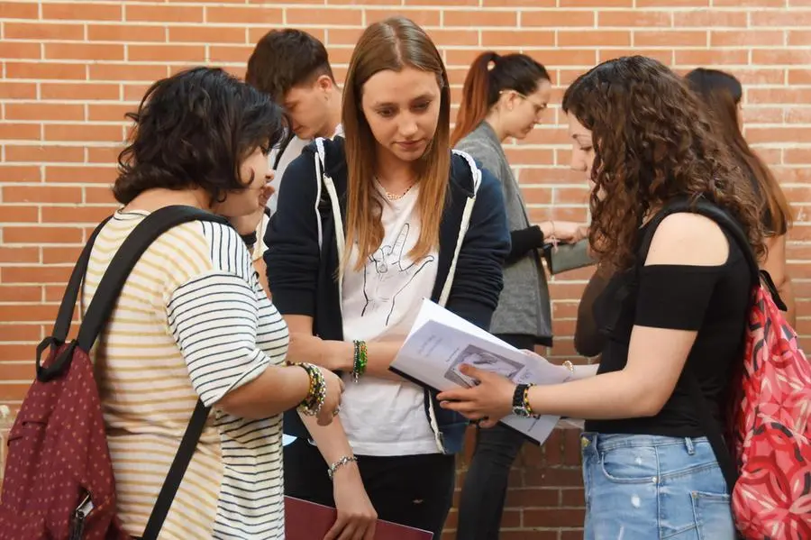 Maturità 2022: portafortuna, preghiere e santini per le prove. Ecco i riti degli studenti