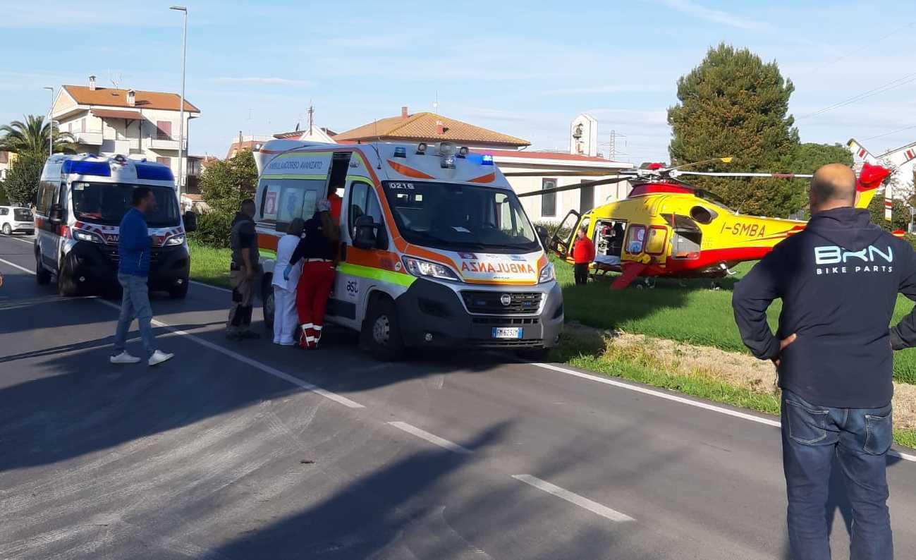 Schianto Moto Auto Grave Centauro Enne