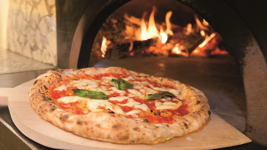 Il nome di questa pizza è infatti un chiaro omaggio alla regina Margherita