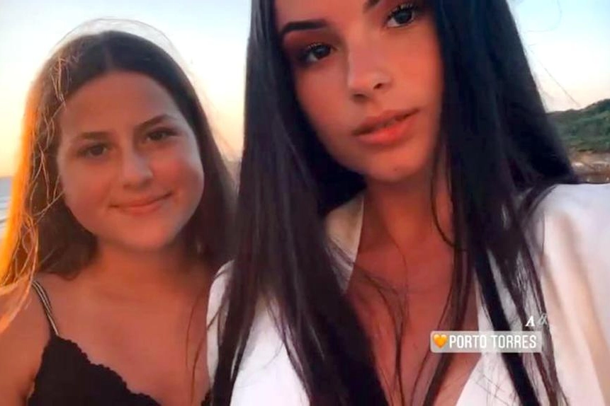 Giulia e Alessia Pisanu, travolte dal treno a Riccione un mese fa