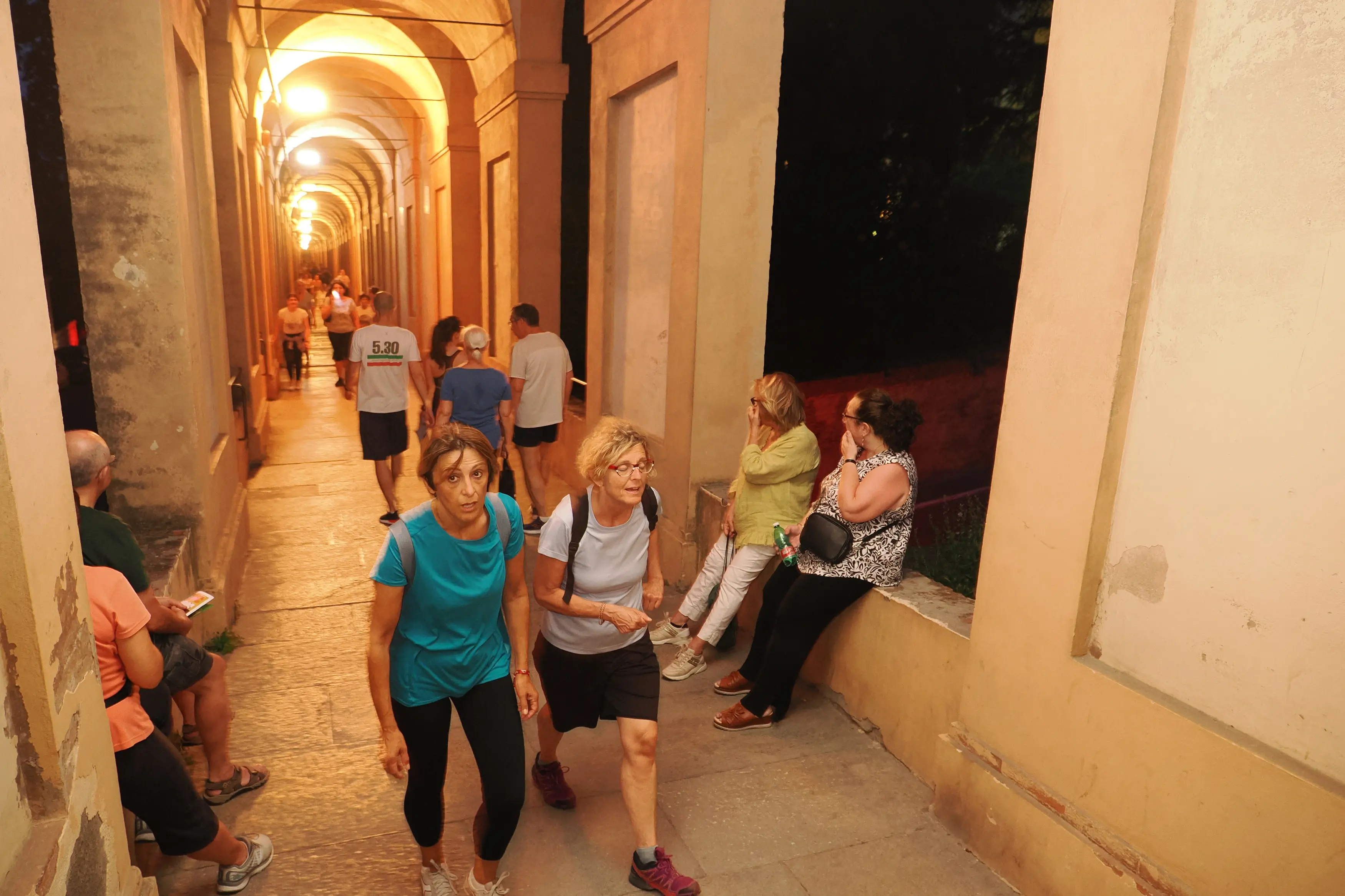 San Luca illuminata a Bologna, anche Cremonini alla prima: “Qui il simbolo  della città”