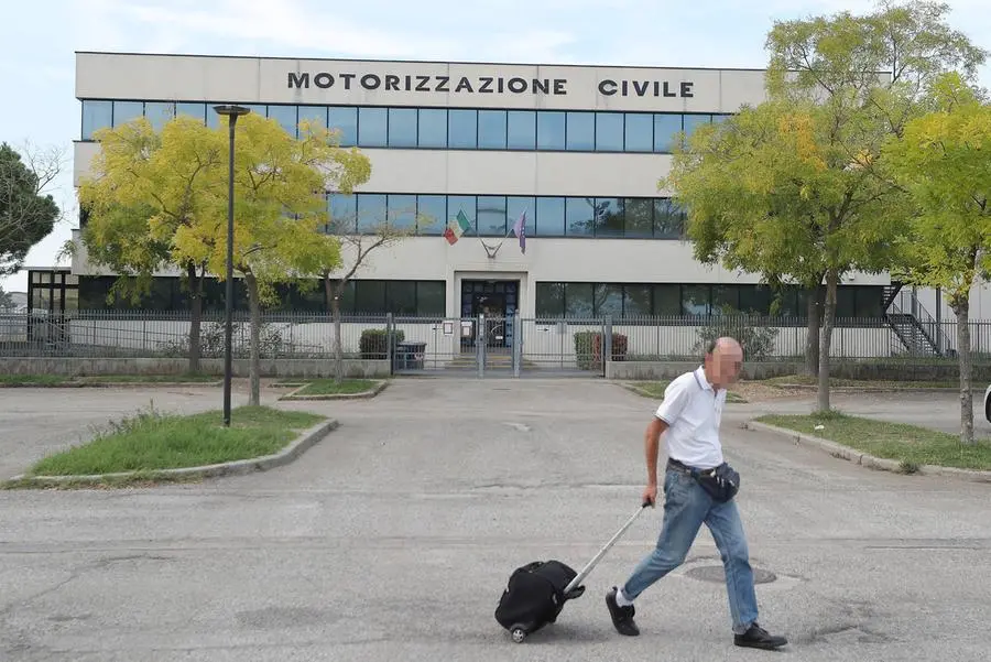 Motorizzazione Ravenna, non si trovano locali idonei: trasloco a Cesena