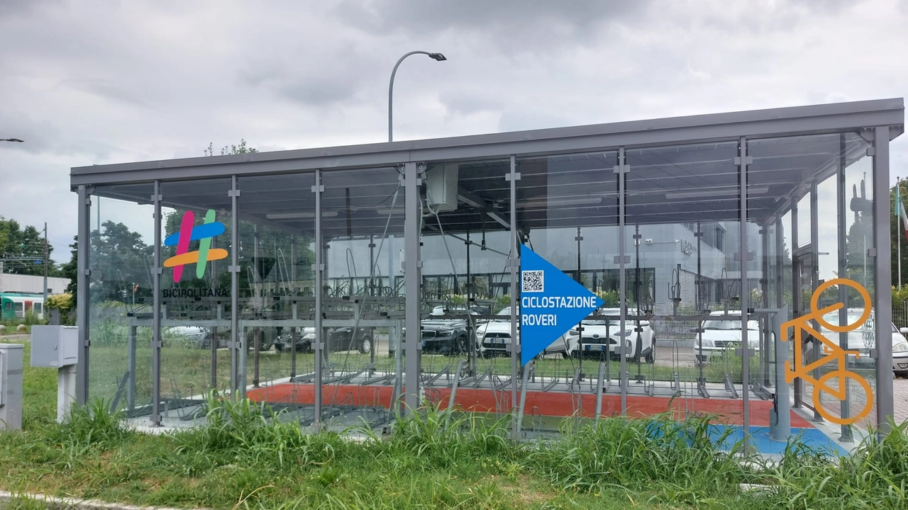 Bologna, il deposito bici alla stazione Roveri