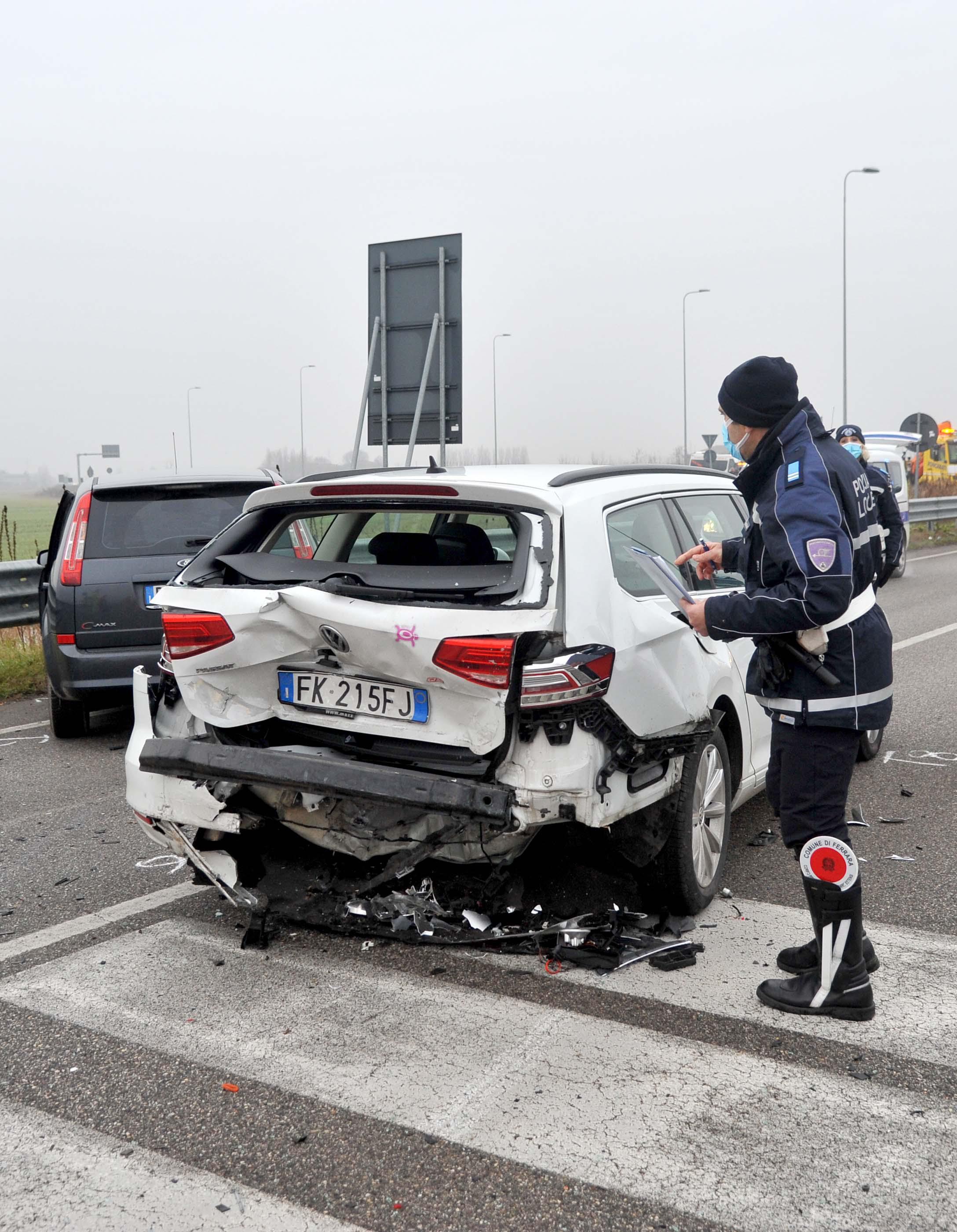 Schianto In Tangenziale, Due Automobilisti Feriti E Traffico In Tilt