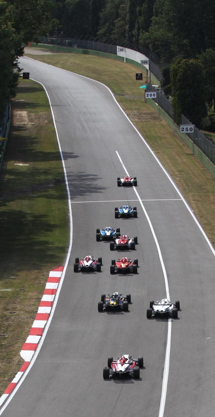 Lautodromo Scala La Marcia Si Riparte Dalla Formula Tre