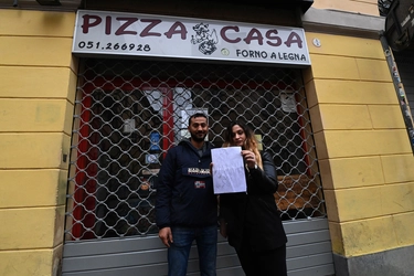Pizza Casa Bologna riapre in via San Vitale: dopo lo sfratto la nuova vita