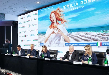 Nelle mani di Venere Spot, web e manifesti per rialzare la testa "Venite in Riviera"