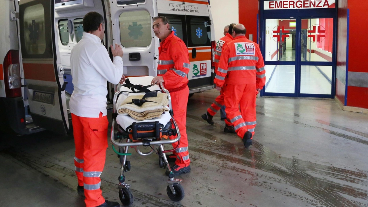 Aggredito in ospedale un infermiere e l'autista del 118