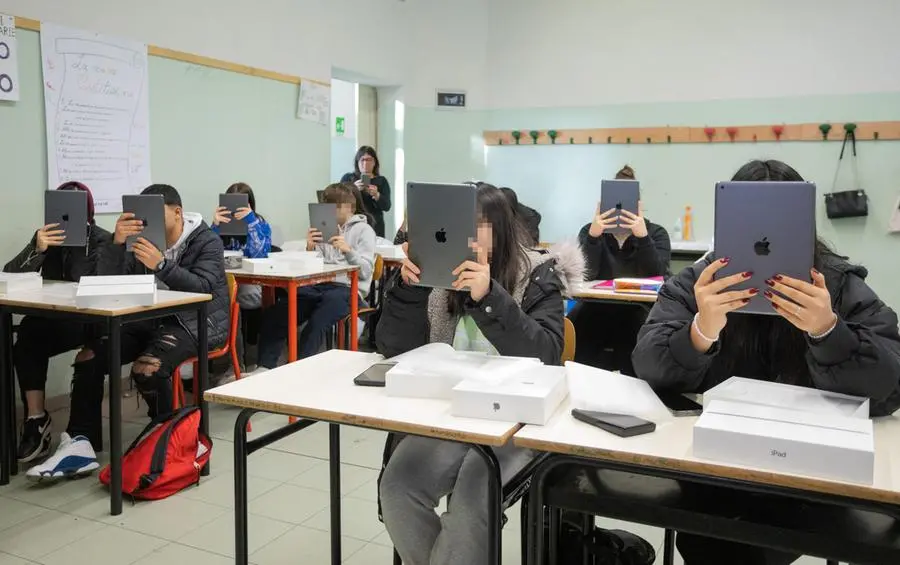 Ecco la prima scuola senza libri: a Bologna si studia con l’Ipad