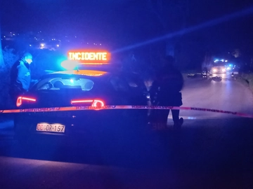 Incidente oggi A1 Bologna, scende dall'auto per avaria e viene travolto da un camion